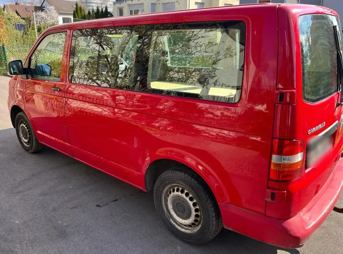 Gebraucht VW Caravelle 131 PS (96 kW) 2009 Rot Van