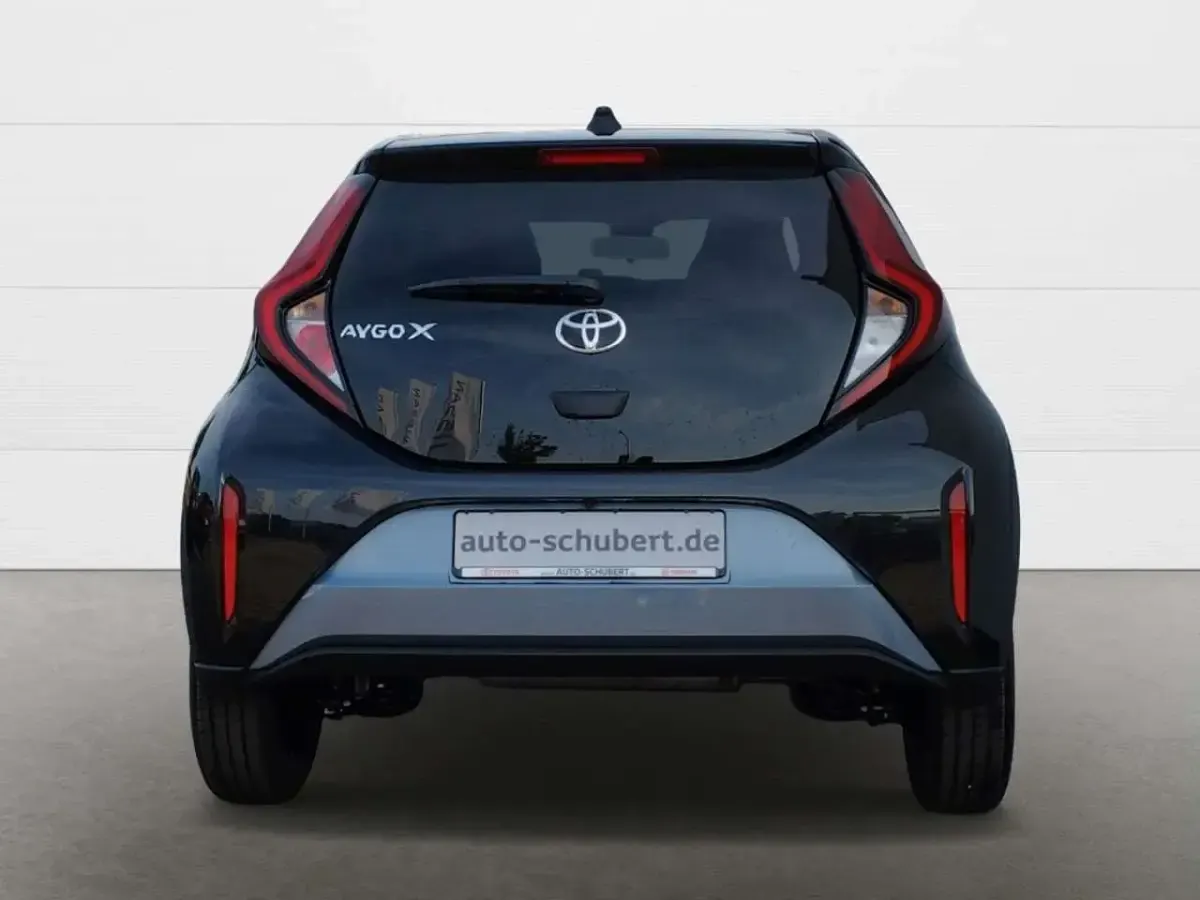 Neu Toyota Aygo X 72 PS (52 kW) 2026 1k3)/ black mica (209) (grau SUV