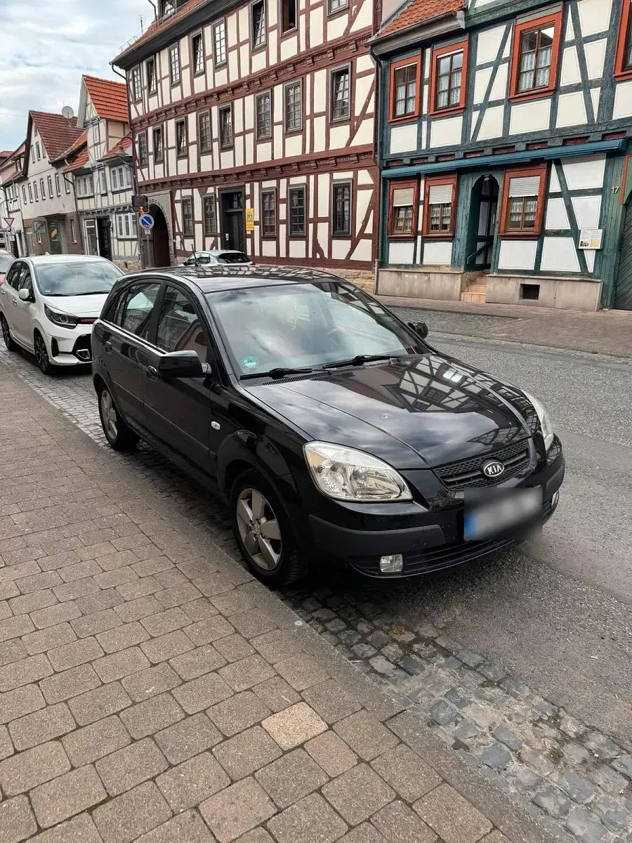 Gebraucht Kia Rio 71 PS (52 kW) 2008 Schwarz Kleinwagen