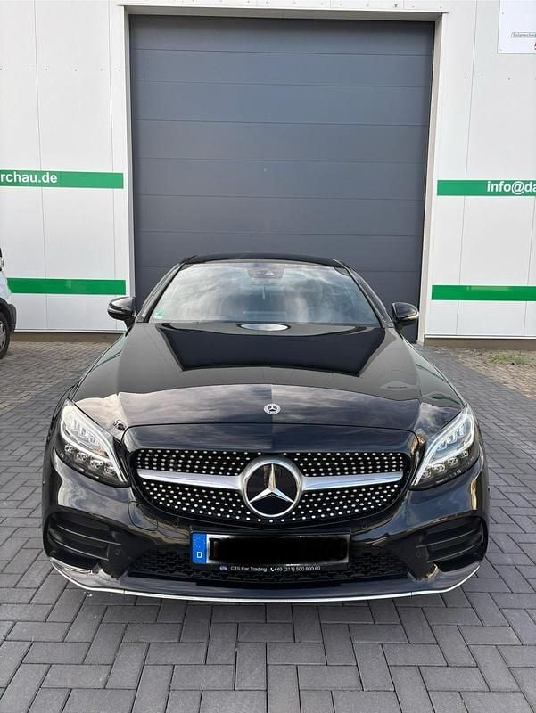 Schwarz Gebraucht 2018 Mercedes C200 Coupé | 28.300 € (Fairer Preis) - Bild 1/4