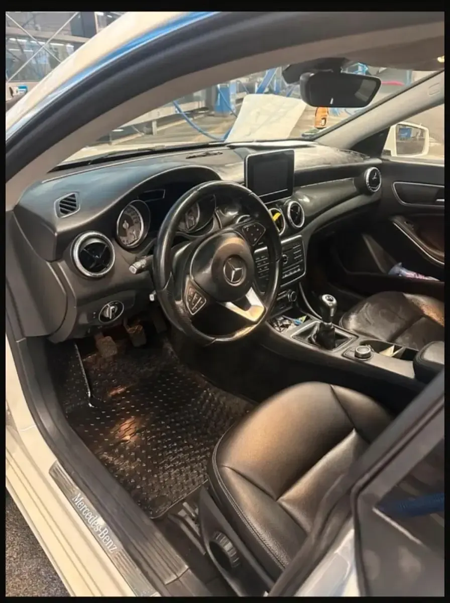 Gebraucht Mercedes CLA180 122 PS (89 kW) 2016 Weiß Limousine