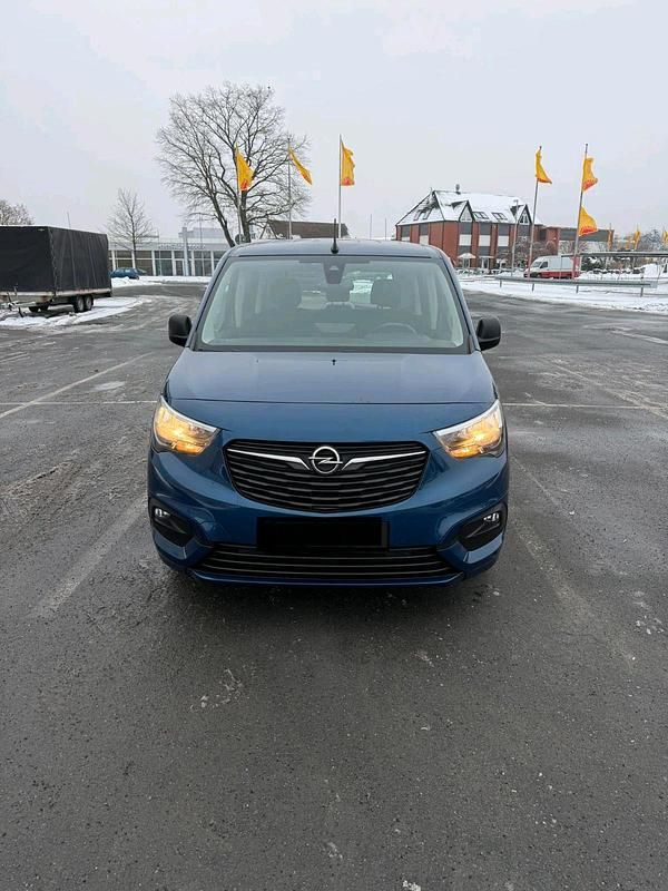 Gebraucht Opel Combo 110 PS (80 kW) 2021 Blau Van / Kleinbus