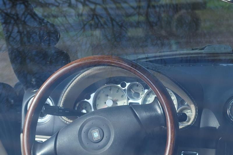 Second-hand Mazda MX5 200 CP (147 kW) 2000 Verde Cabrio