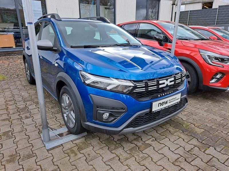 Gebraucht Dacia Sandero Expression 101 PS (74 kW) 2023 Blau Limousine