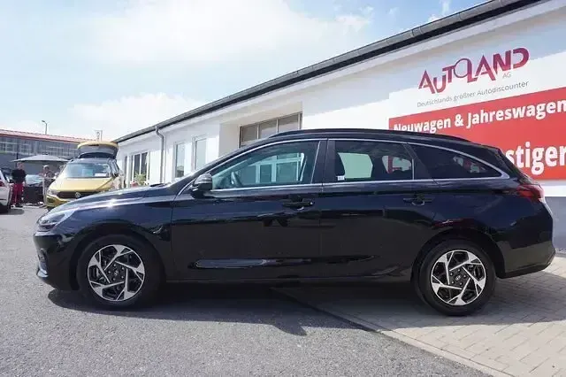 Neu Hyundai i30 150 PS (110 kW) 2026 Schwarz Kombi