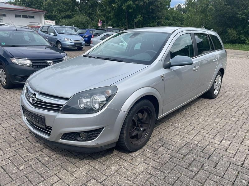 Silber Gebraucht 2010 Opel Astra Edition Kombi | 2.790 € (Superpreis) - Bild 1/4