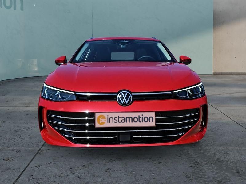 Gebraucht VW Passat 150 PS (110 kW) 2024 Rot Kombi