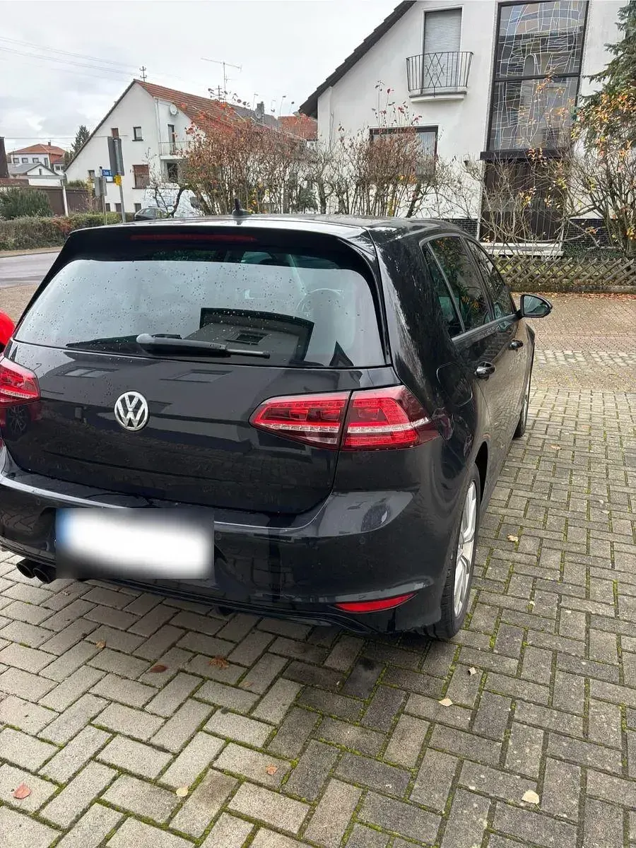 Second-hand VW Golf VII Highline 125 CP (91 kW) 2014 Negru Berlinǎ