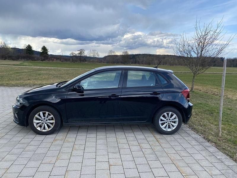 Gebraucht VW Polo Highline 95 PS (69 kW) 2018 Schwarz Kleinwagen