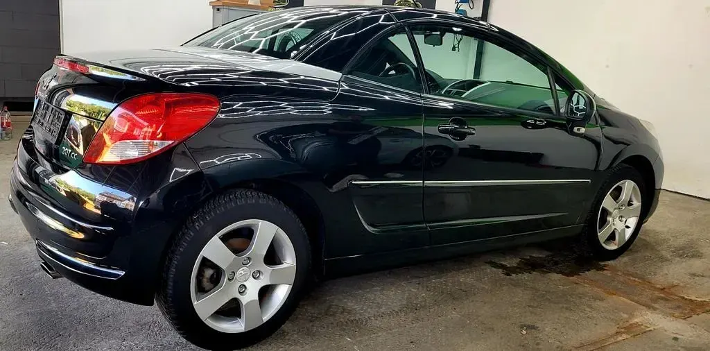 Gebraucht Peugeot 207 CC Active 120 PS (88 kW) 2012 Noir obsidien Cabrio