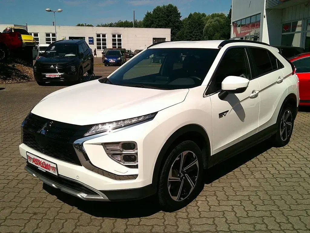 Gebraucht Mitsubishi Eclipse Cross Plus 188 PS (138 kW) 2024 Weiß SUV