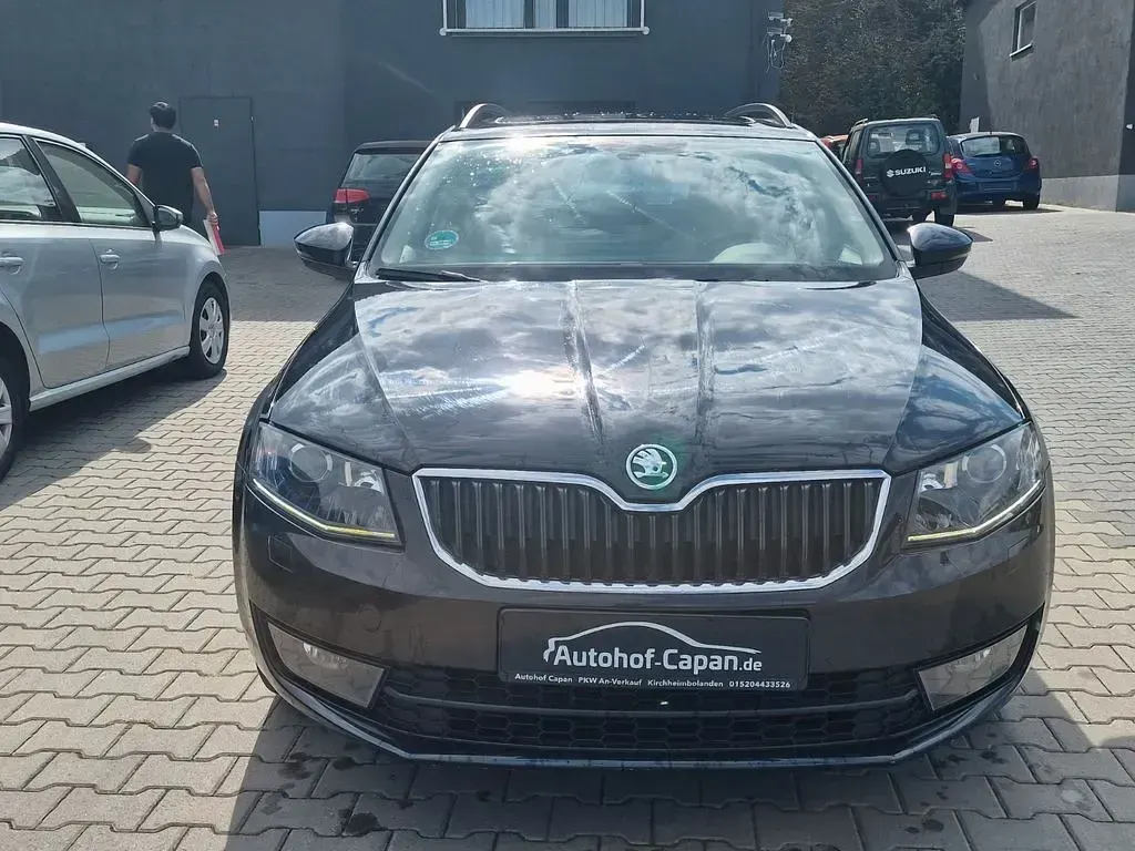 Gebraucht Skoda Octavia Elegance 105 PS (77 kW) 2015 Schwarz Kombi