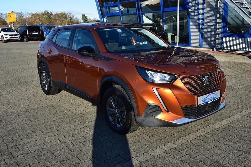 Orange Gebraucht 2022 Peugeot e-2008 Active SUV | 14.380 € (Superpreis) - Bild 1/4