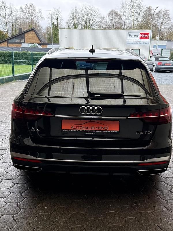 Gebraucht Audi A4 S-Line 163 PS (119 kW) 2023 Schwarz Kombi