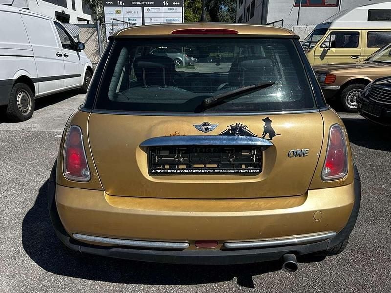 Gebraucht Mini ONE 90 PS (66 kW) 2004 Solid gold Kleinwagen