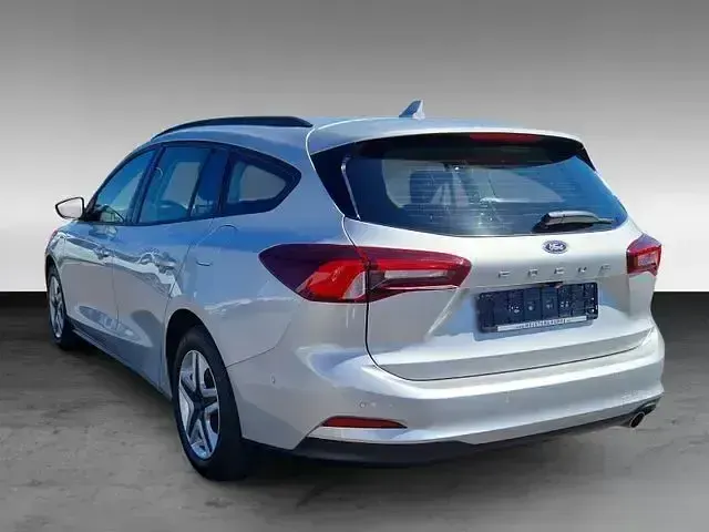 Gebraucht Ford Focus Cool & Connect 125 PS (91 kW) 2022 Silber Limousine