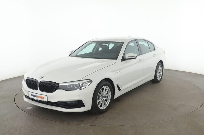 Weiß Gebraucht 2019 BMW 530e Sport Line Limousine | 23.500 € (Guter Preis) - Bild 1/3