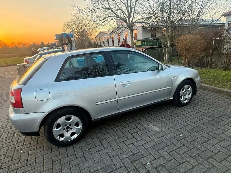 Second-hand Audi A3 101 CP (74 kW) 2002 Argintiu Hatchback