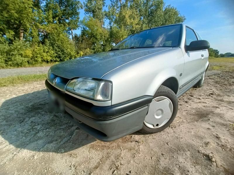 Occasion Renault 19 73 ch (53 kW) 1992 Argent Berline
