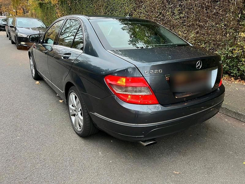 Gebraucht Mercedes C220 170 PS (125 kW) 2008 Grau Limousine