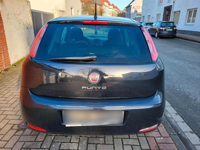 Gebraucht Fiat Punto 70 PS (51 kW) 2016 Schwarz Kleinwagen