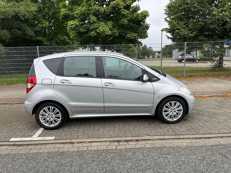 Silber Gebraucht 2008 Mercedes A170 Elegance Van / Kleinbus | 4.200 € (Etwas zu teuer) - Bild 1/4