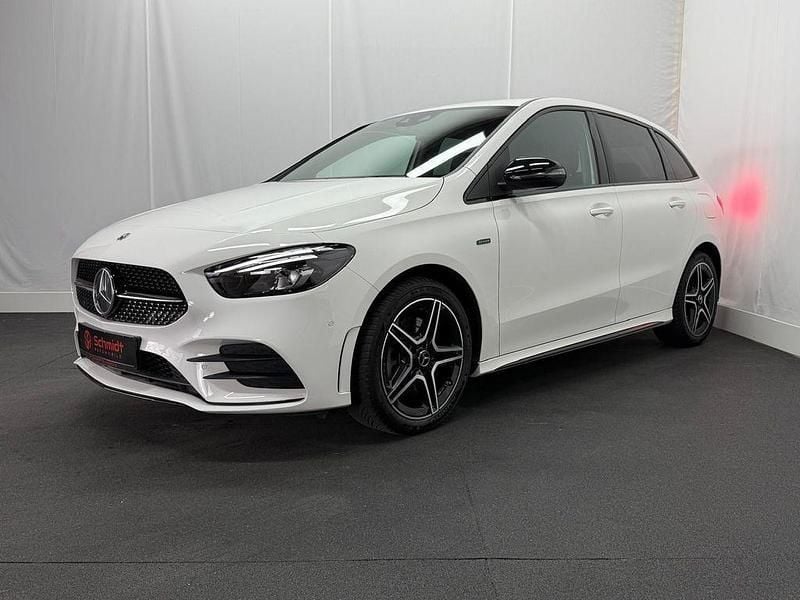Polarweiss unilack Gebraucht 2020 Mercedes B250e AMG Van / Kleinbus | 24.690 € (Fairer Preis) - Bild 1/4
