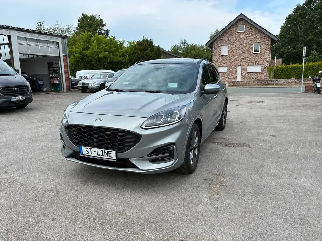 Gebraucht Ford Kuga ST-Line X 150 PS (110 kW) 2023 Silber SUV