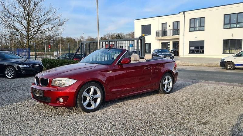 Rot Gebraucht 2011 BMW 118 Cabriolet Advantage Cabrio | 8.500 € (Guter Preis) - Bild 1/4