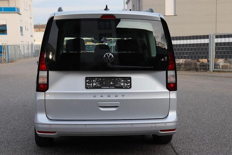 Gebraucht VW Caddy Maxi Life 102 PS (75 kW) 2022 Silber Van / Kleinbus