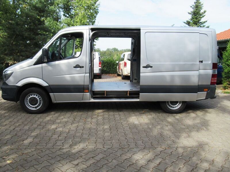 Silber Gebraucht 2017 Mercedes Sprinter Van | 14.499 € (Fairer Preis) - Bild 1/3