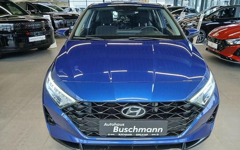 Gebraucht Hyundai i20 Intro Edition 100 PS (73 kW) 2020 Blau Kleinwagen