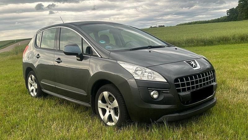 Grau Gebraucht 2010 Peugeot 3008 Premium Van / Kleinbus | 2.750 € (Superpreis) - Bild 1/4