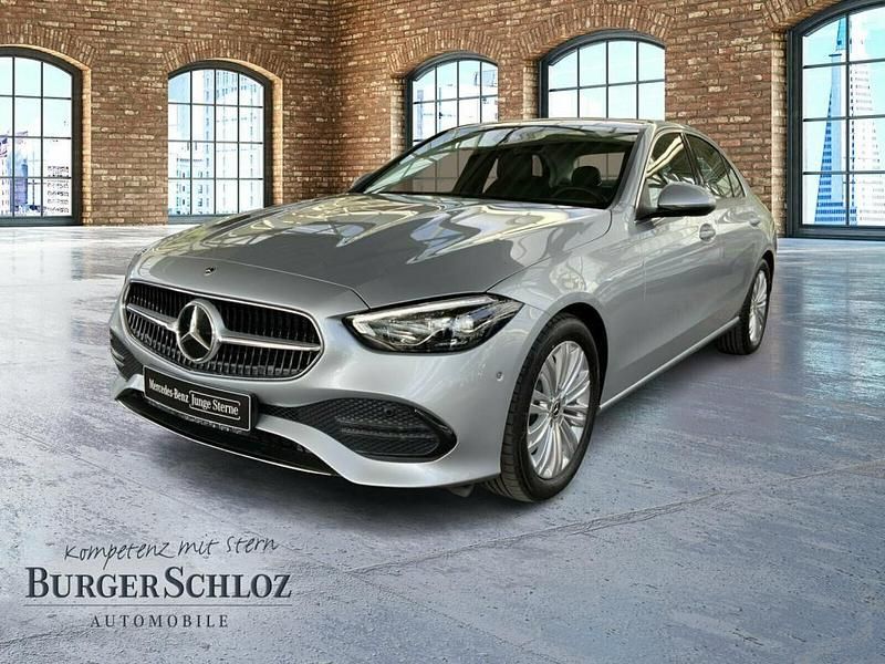 Metalliclack hightechsilber Gebraucht 2024 Mercedes C200 Limousine | 38.980 € (Fairer Preis) - Bild 1/4