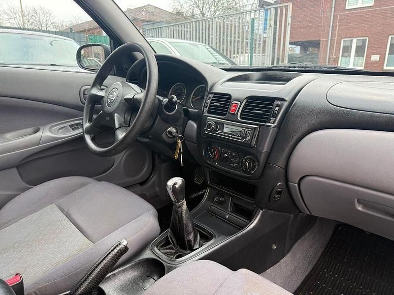 Gebraucht Nissan Almera Visia 98 PS (72 kW) 2004 Rot Limousine