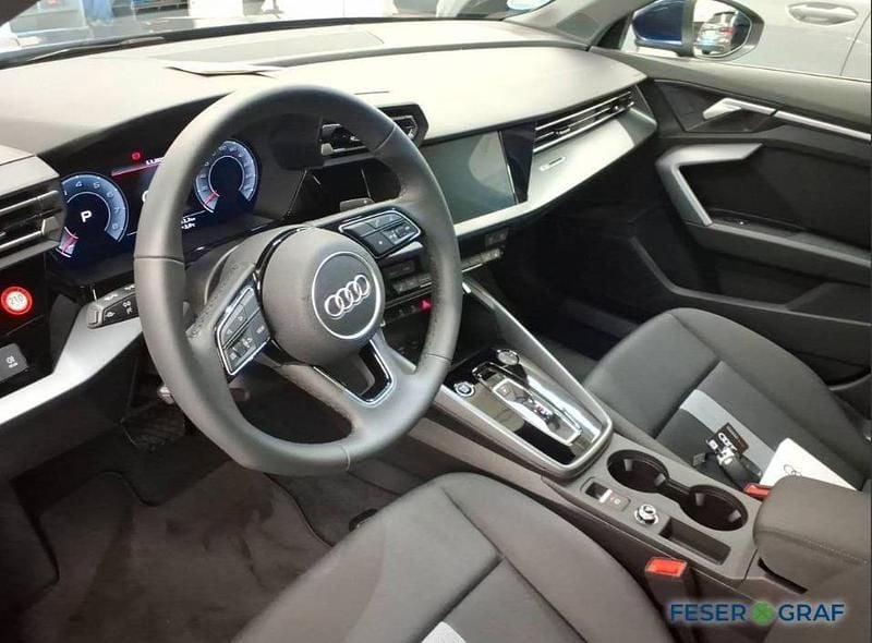 Gebraucht Audi A3 Advanced Plus 116 PS (85 kW) 2025 Navarrablau metallic Limousine