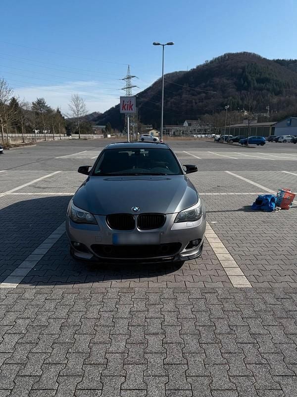 Gebraucht BMW 530 245 PS (180 kW) 2010 Grau Kombi