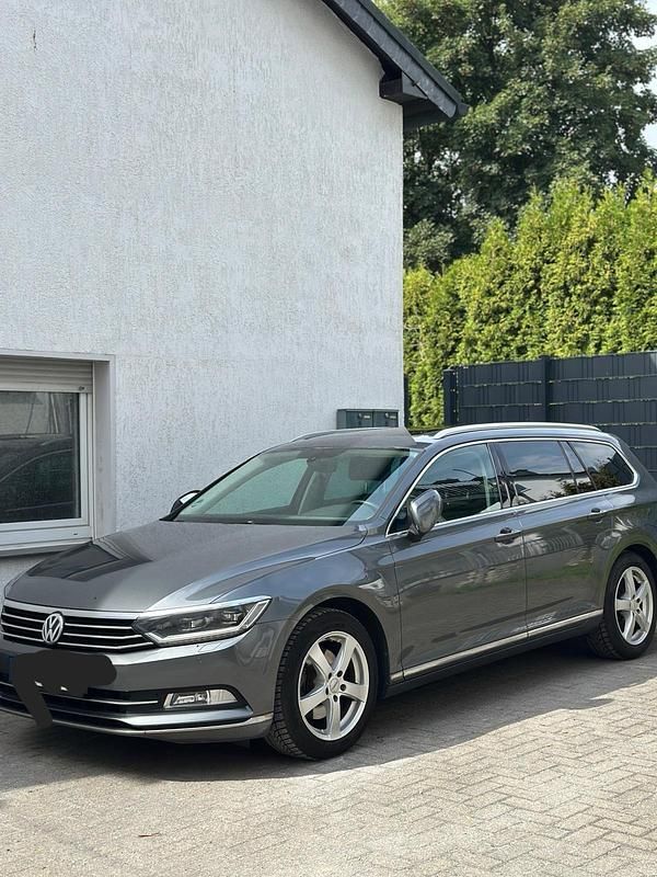 Grau Gebraucht 2016 VW Passat Highline Kombi | 15.500 € (Teuer) - Bild 1/4