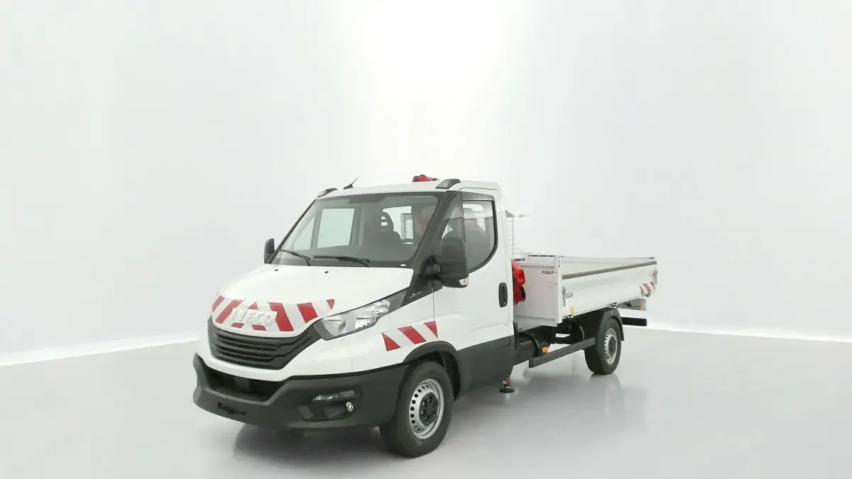 Nouă Iveco Daily 136 CP (100 kW) 2025 Alb Van