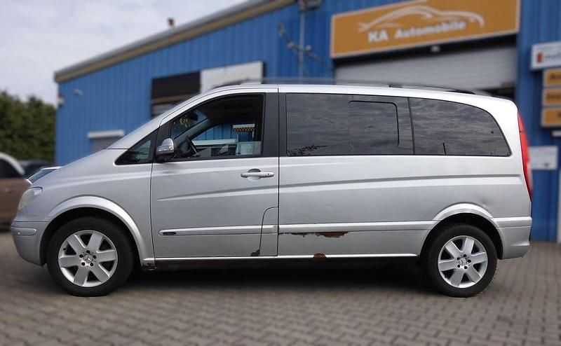 Gebraucht Mercedes Viano 218 PS (160 kW) 2004 Silber Van / Kleinbus