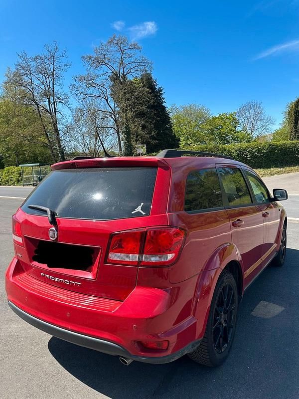 Usado Fiat Freemont 170 CV (125 kW) 2015 Rojo SUV