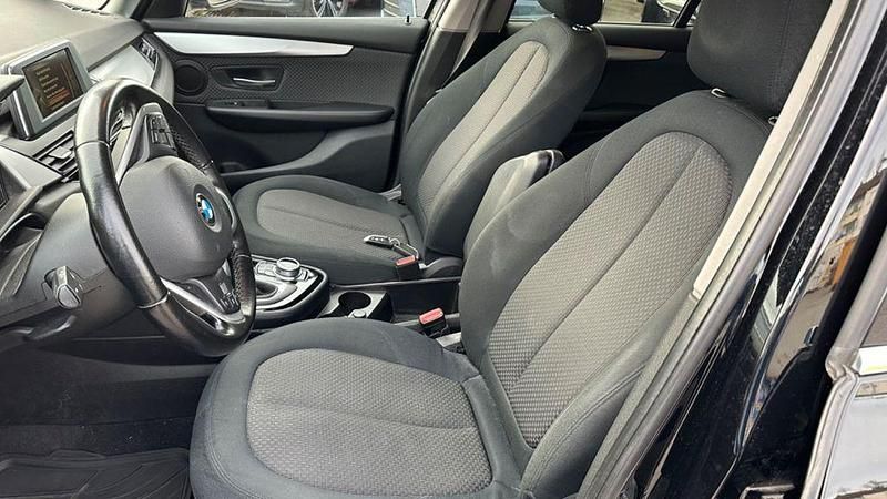 Gebraucht BMW 220 Gran Tourer Advantage 192 PS (141 kW) 2016 Schwarz Van / Kleinbus