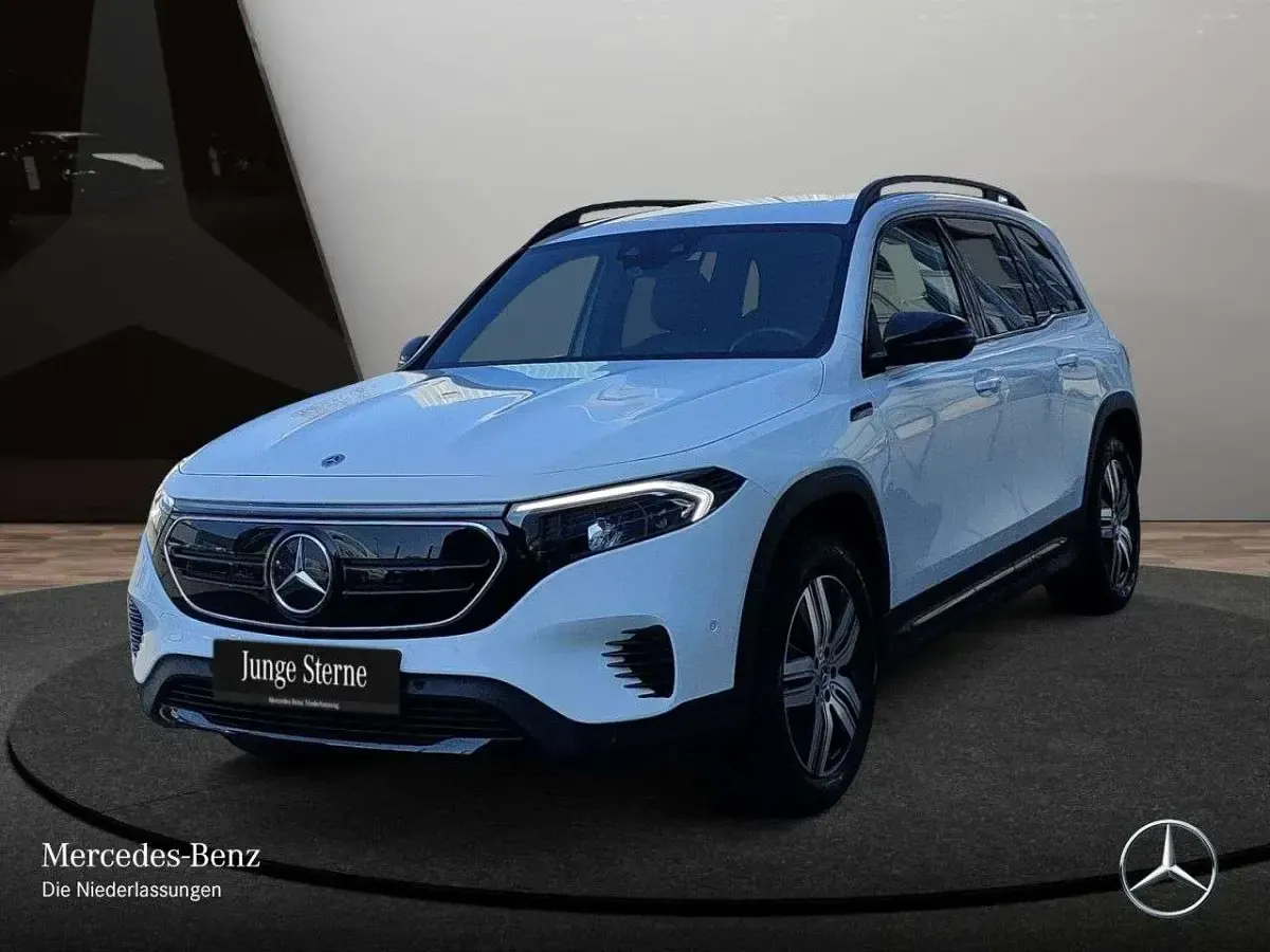 Gebraucht Mercedes EQB300 Advanced 167 kW (228 PS) 2022 Polarweiß SUV