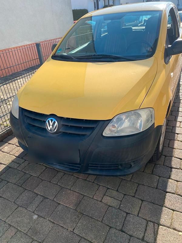 Gebraucht VW Fox 54 PS (39 kW) 2009 Gelb Kleinwagen