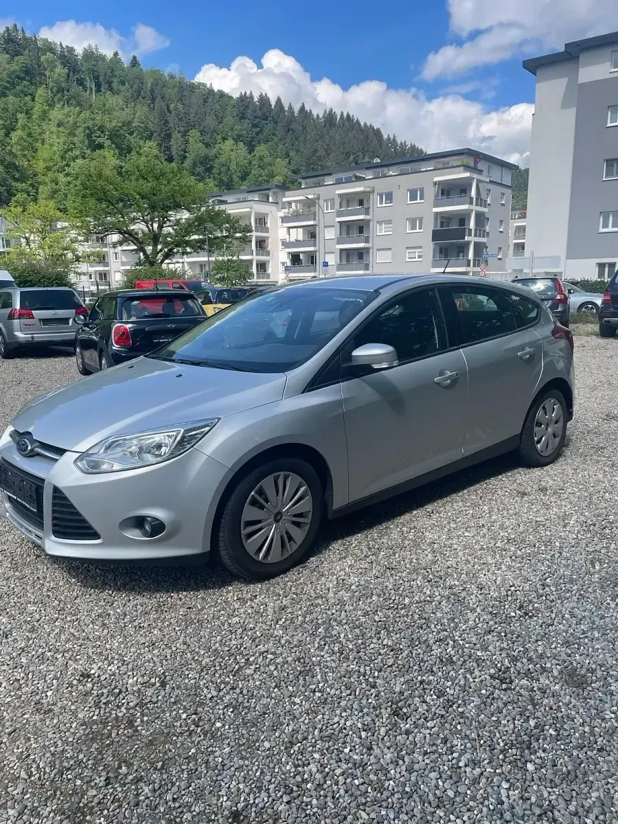 Gebraucht Ford Focus 116 PS (85 kW) 2014 Silber Limousine