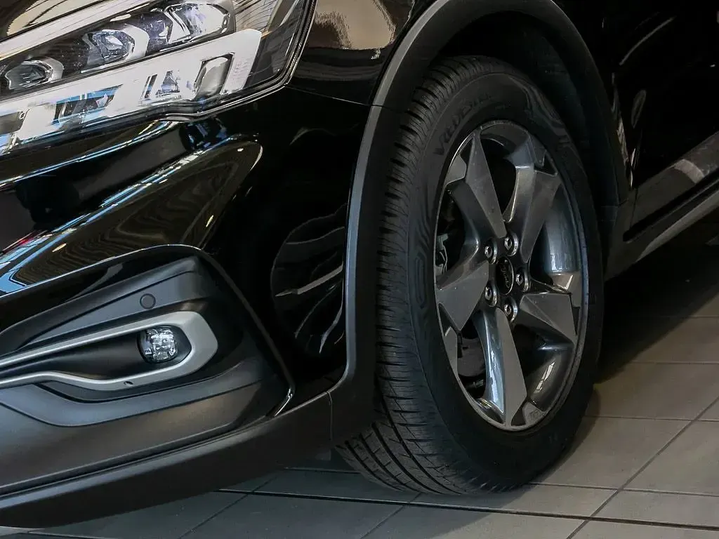 Gebraucht Ford Focus Active 155 PS (114 kW) 2021 Schwarz Kombi