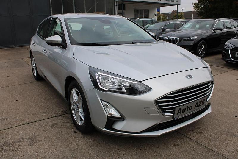Silber Gebraucht 2021 Ford Focus Cool & Connect Limousine | 16.950 € (Fairer Preis) - Bild 1/4