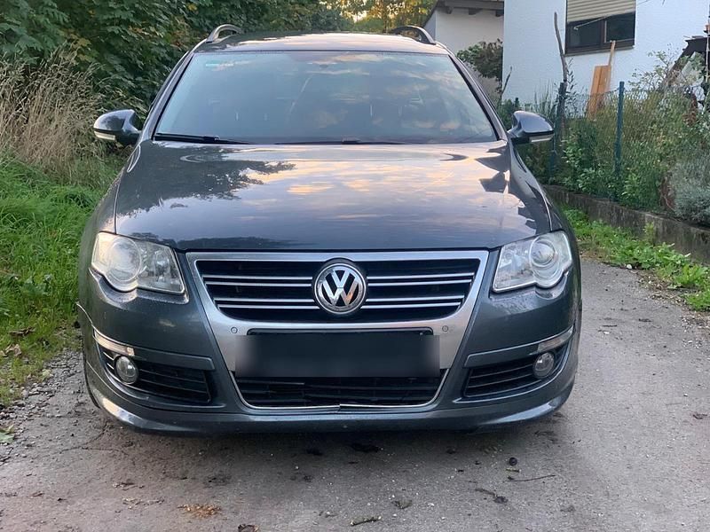 Blau Gebraucht 2010 VW Passat R Kombi | 3.300 € (Fairer Preis) - Bild 1/4