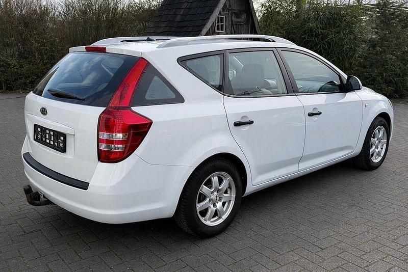 Gebraucht Kia Ceed 125 PS (91 kW) 2009 Weiß Kleinwagen