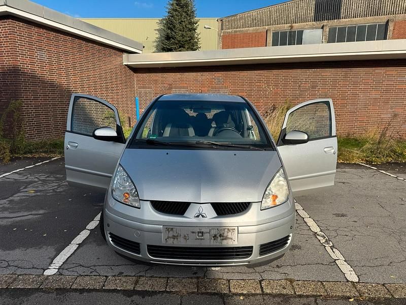 Grau Gebraucht 2005 Mitsubishi Colt Kleinwagen | 2.200 € (Guter Preis) - Bild 1/4